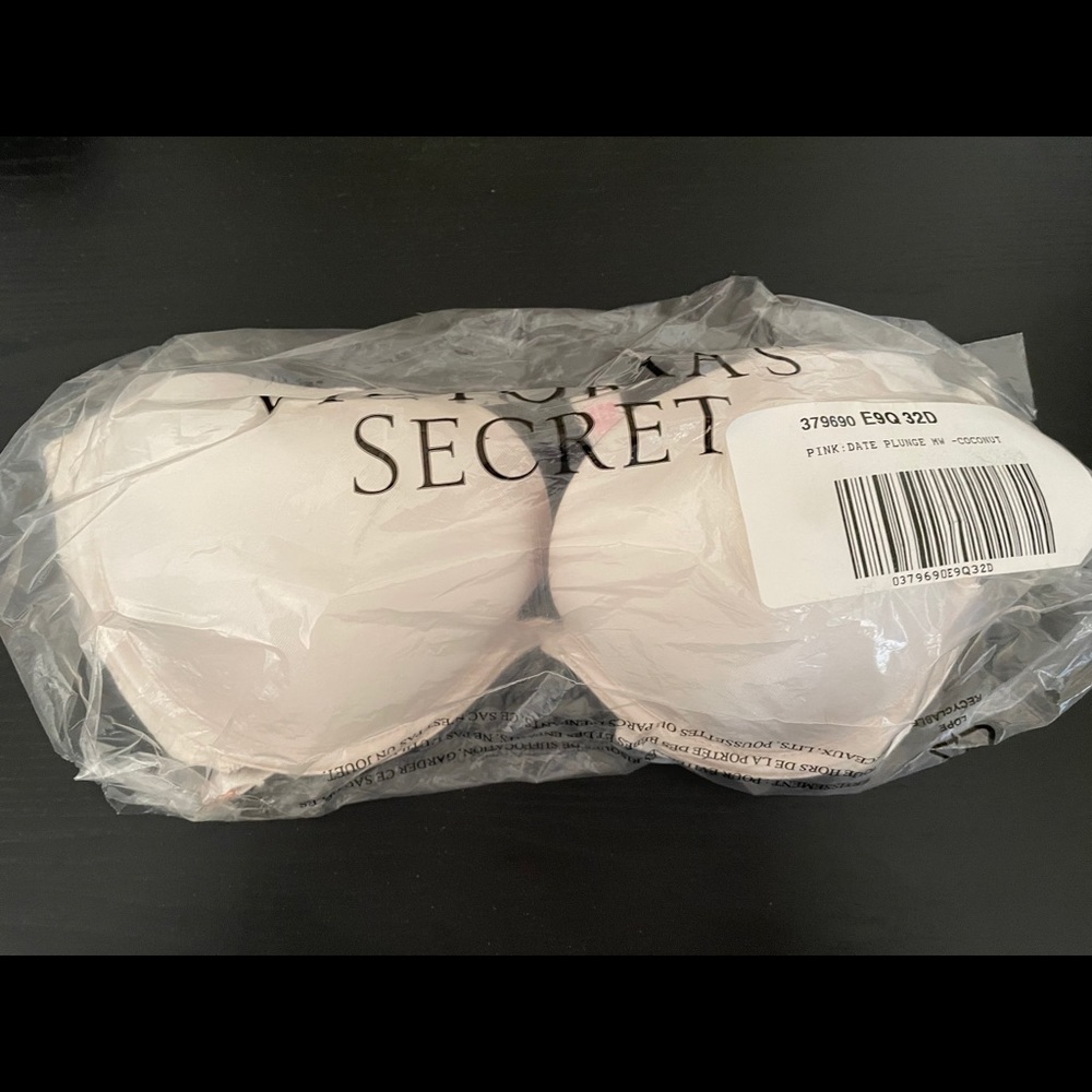 BRAND NEW Victoria’s Secret strapless bra